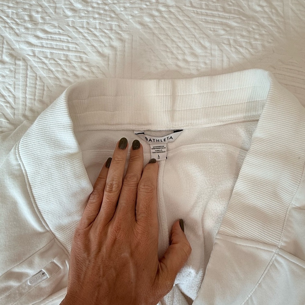 Athleta Women’s White Jogger Sweatpants with Drawstring - Picture 5 of 5